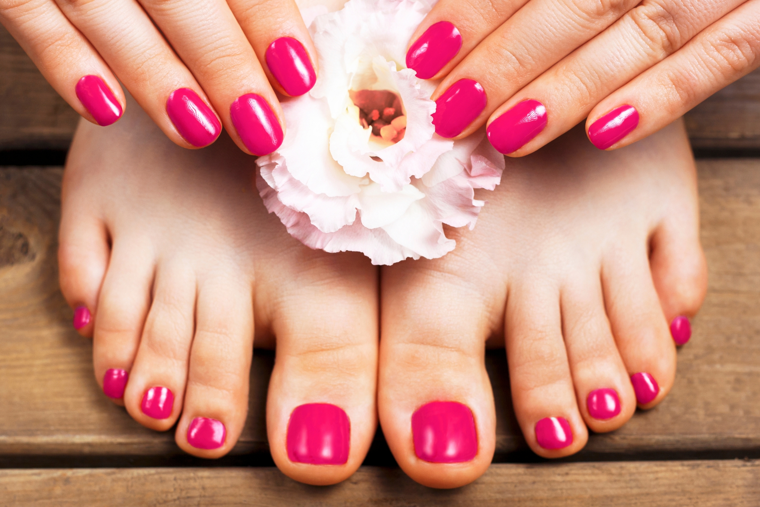 https://www.cl-formation-esthetique.fr/wp-content/uploads/2021/04/beaute-des-mains-et-des-pieds-.jpg